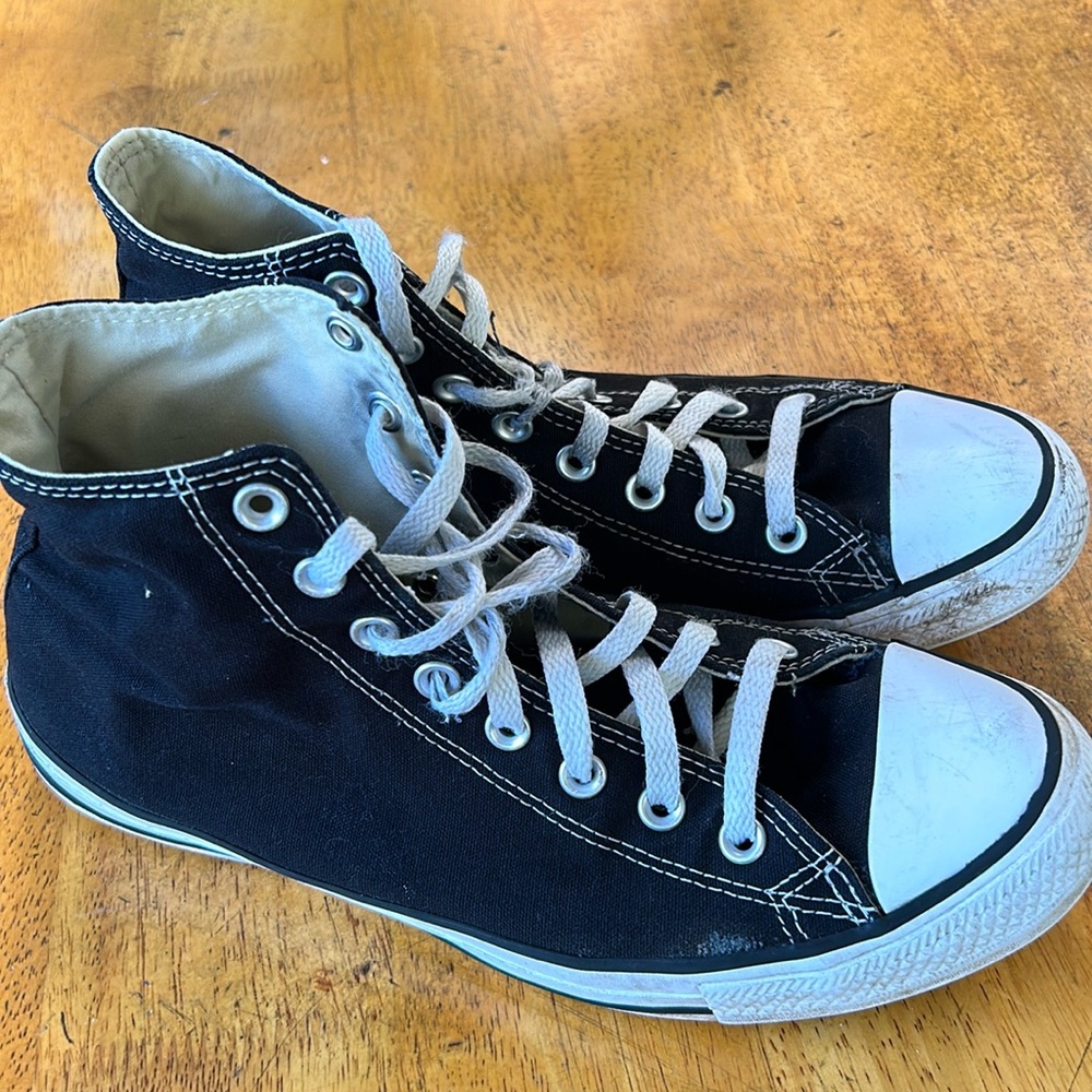 Black converse